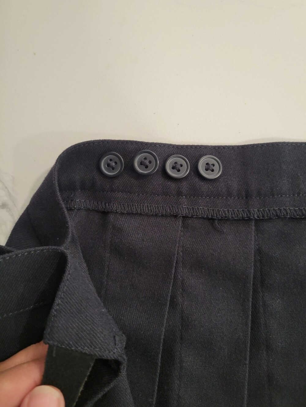 Brandy Melville Black Two Tab Pleated Dark Academia Mini Skirt One Size - Picture 6 of 9